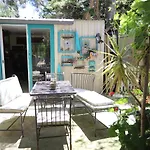 Busselton Home, Secret Garden, Hot Outdoor Bath And Pet Friendly