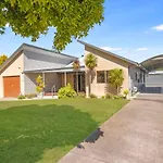 Swell Times Holiday Home Busselton
