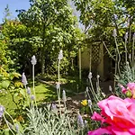 Secret Garden Cottage Busselton