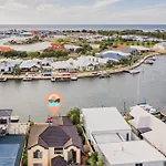 Luxury Waterfront Canal Estate With Private Jetty - Pet Friendly