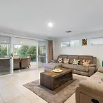 Foreshore Escape - Your Ultimate Coastal Retreat