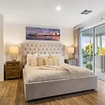 Foreshore Escape - Your Ultimate Coastal Retreat