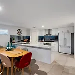 Foreshore Escape - Your Ultimate Coastal Retreat
