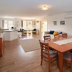 Retreat On Broadwater, Pet Friendly