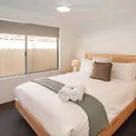 Minutes From Town And The Beach