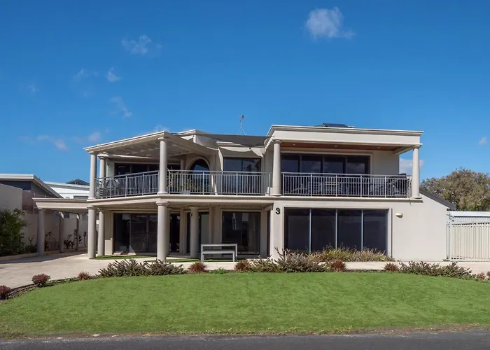 Ocean View Executive Apartment 2