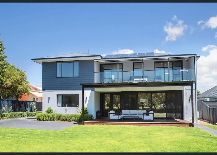 Huge Luxury Busselton Jetty