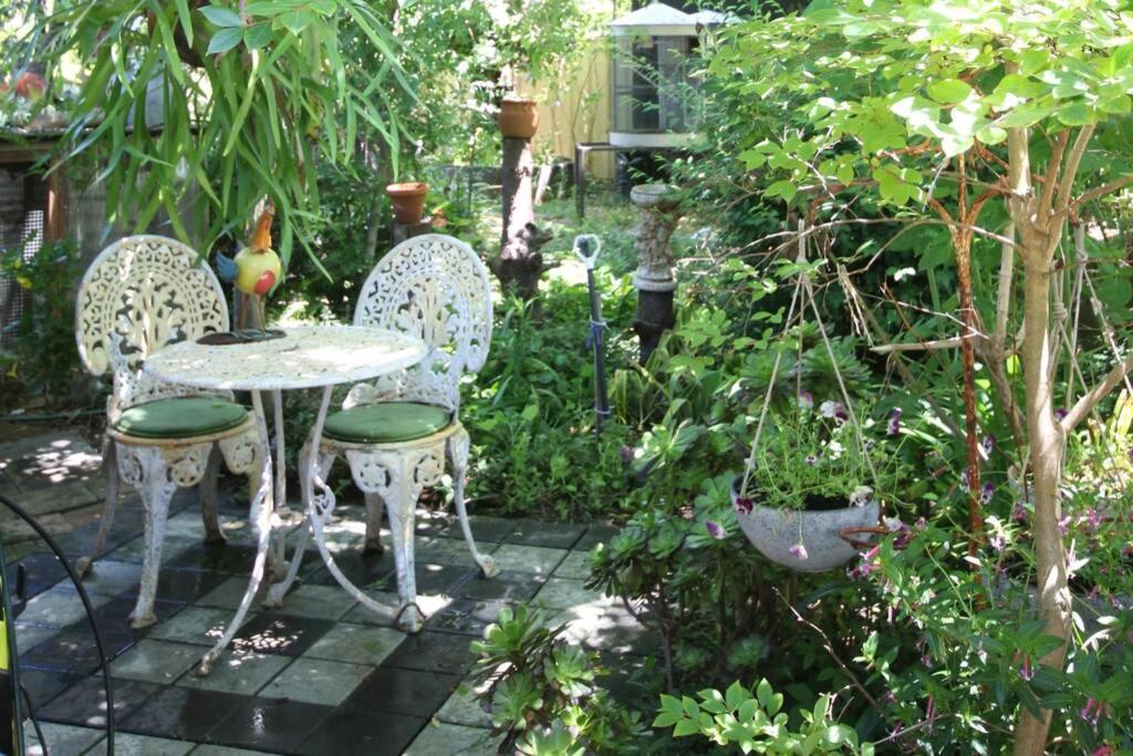 Holiday home Home, Secret Garden, Hot Outdoor Bath And Pet Friendly Busselton