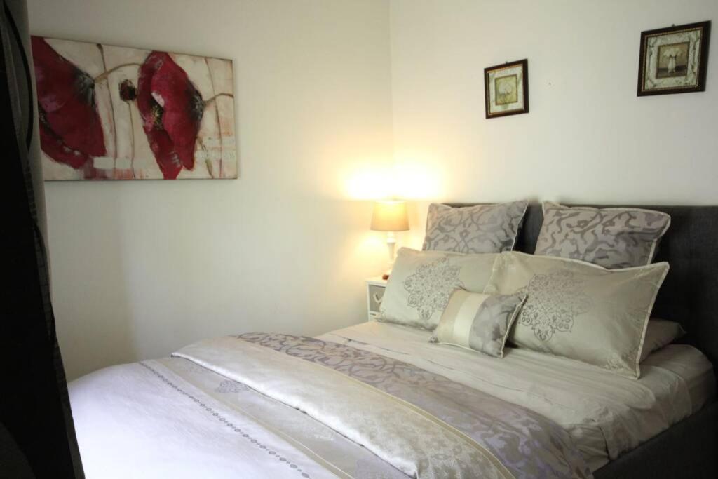 Home, Secret Garden, Hot Outdoor Bath And Pet Friendly Holiday home Busselton