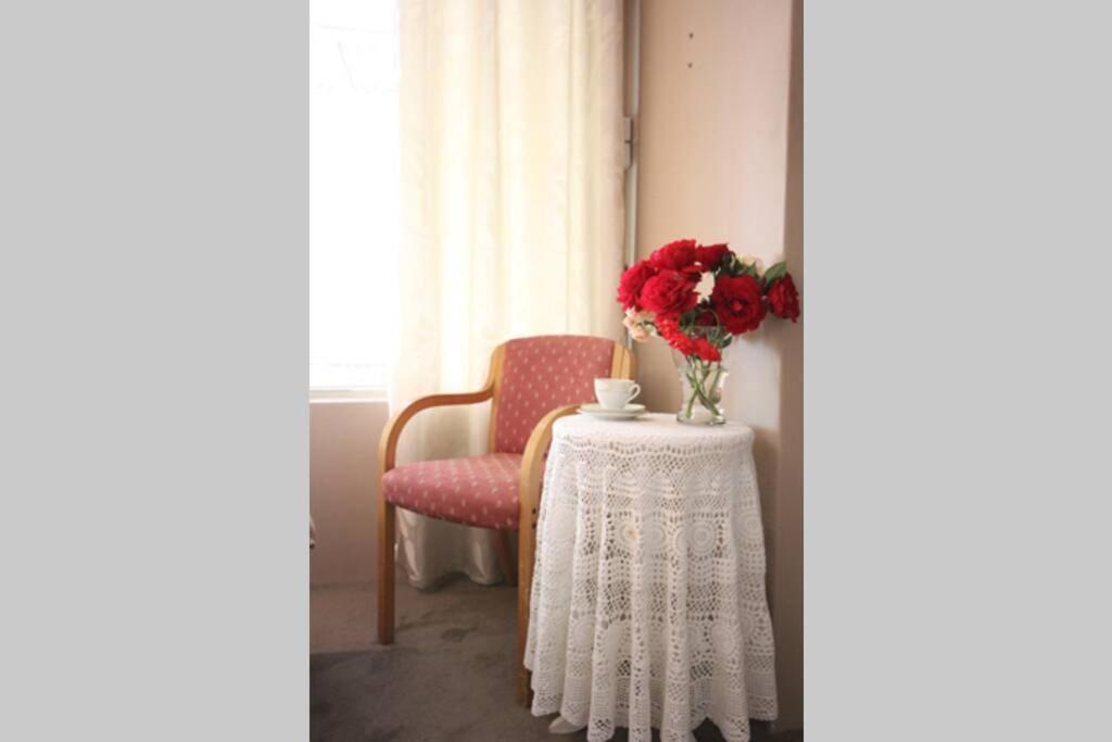 Home, Secret Garden, Hot Outdoor Bath And Pet Friendly Holiday home *