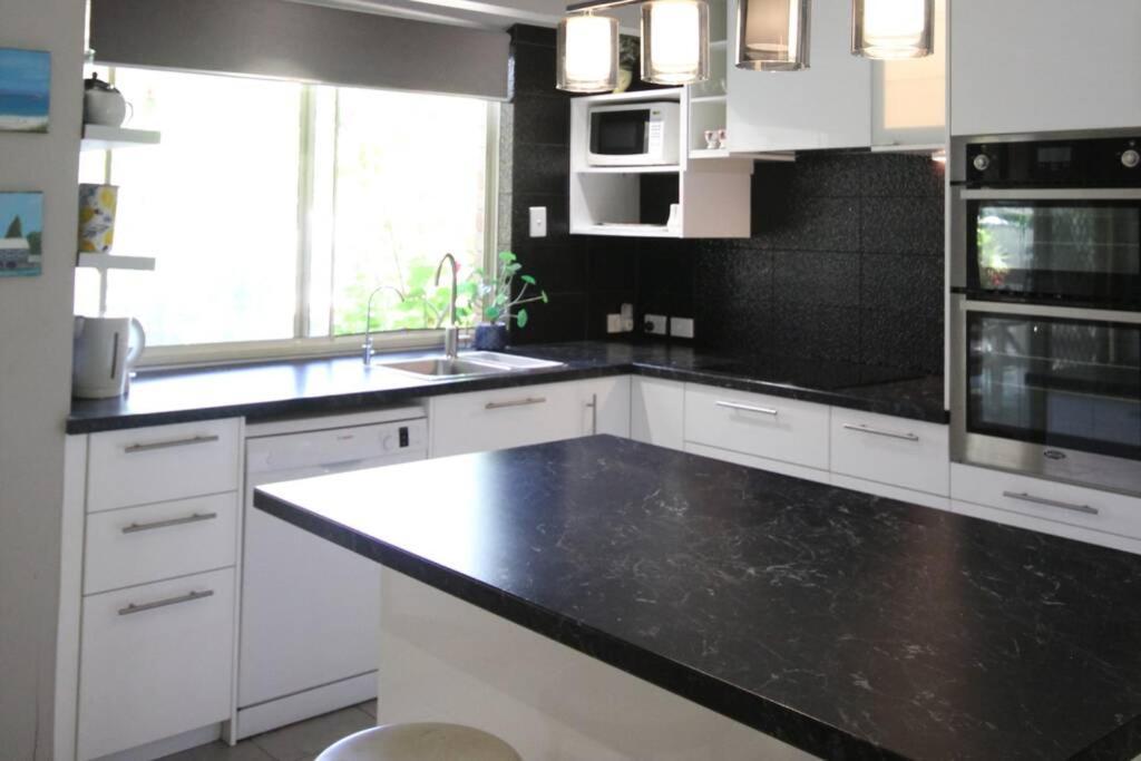 Home, Secret Garden, Hot Outdoor Bath And Pet Friendly Holiday home