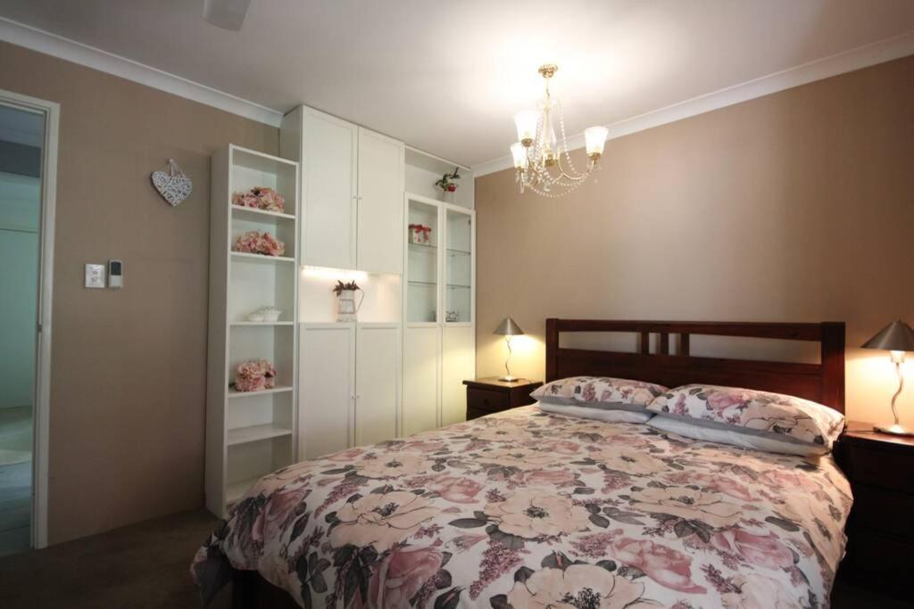 Home, Secret Garden, Hot Outdoor Bath And Pet Friendly * Busselton