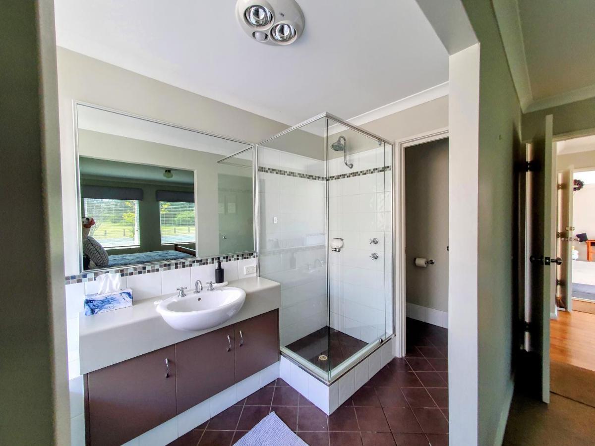 Hideaway By The Bay Holiday home
