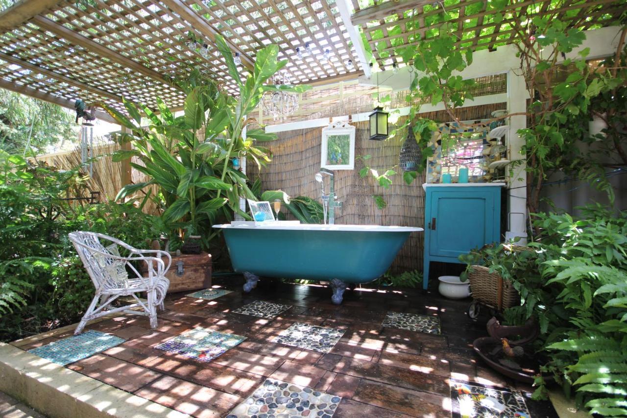 Holiday home Home, Secret Garden, Hot Outdoor Bath And Pet Friendly