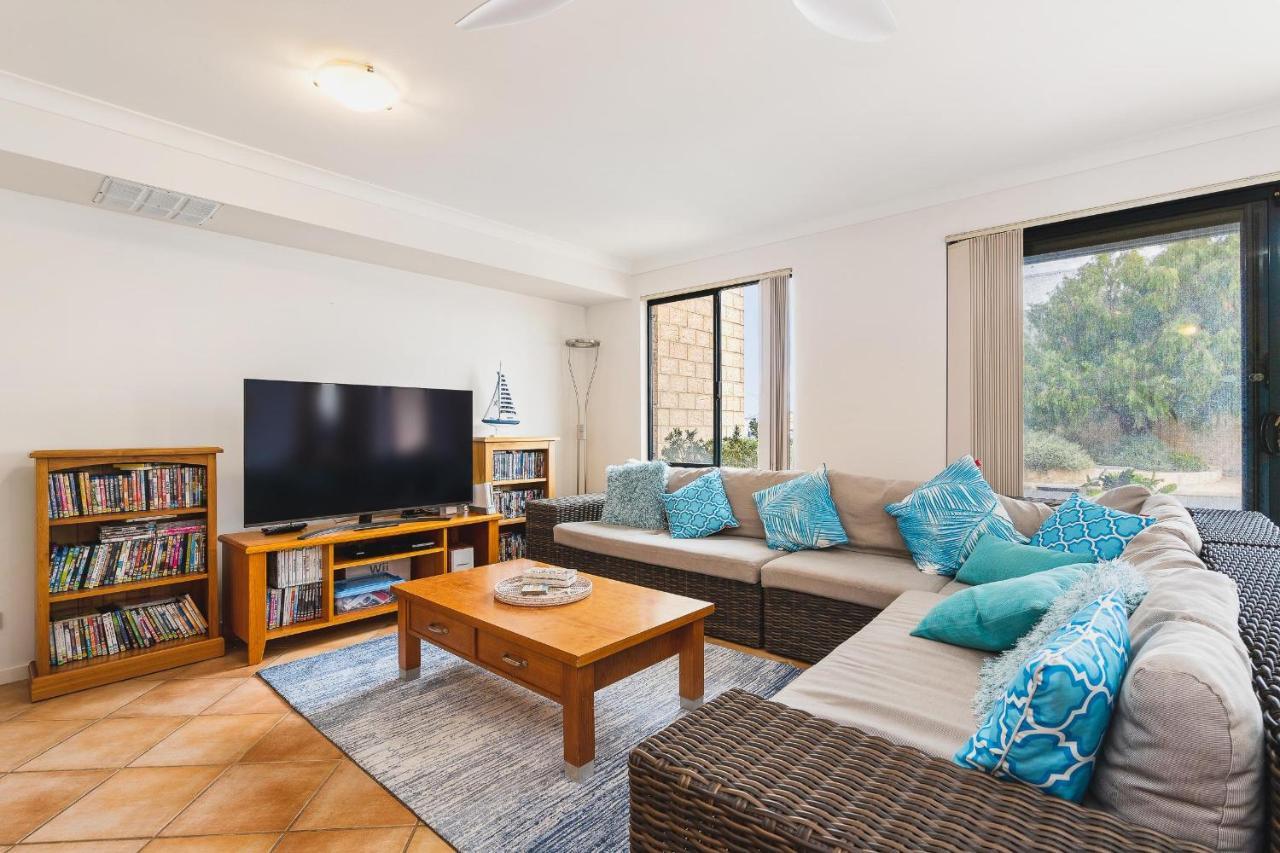 Holiday home Decked Out, Geographe Marina