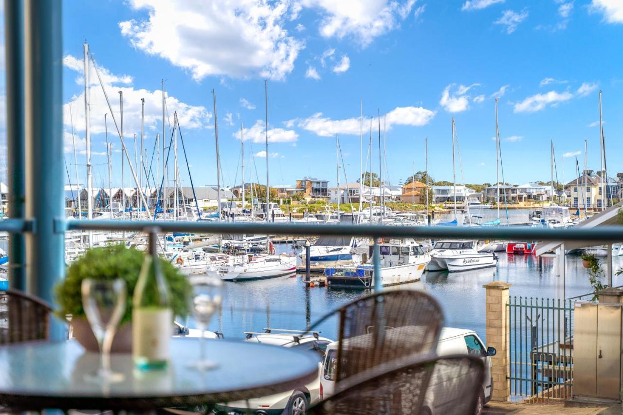 Decked Out, Geographe Marina Holiday home *