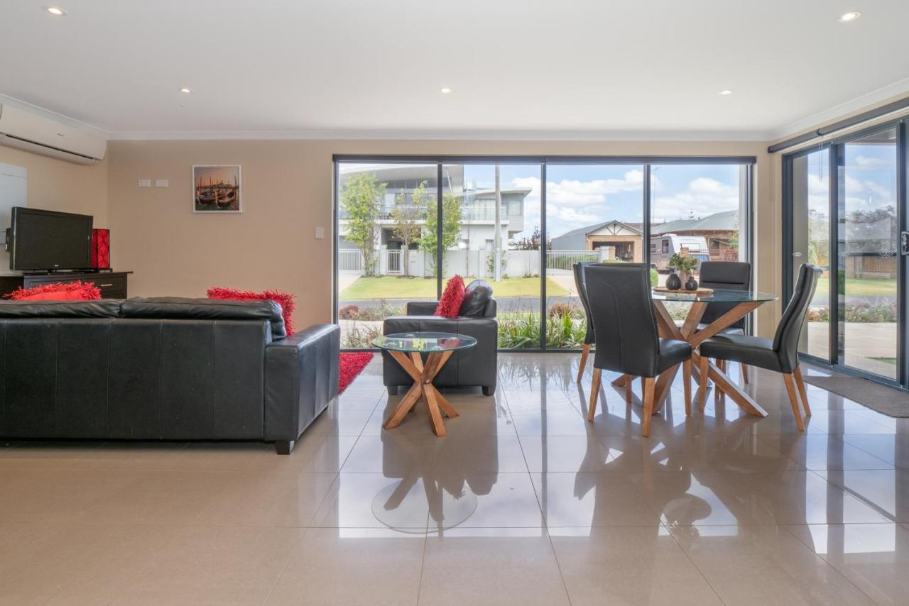 Ocean View Executive 2 Apartment