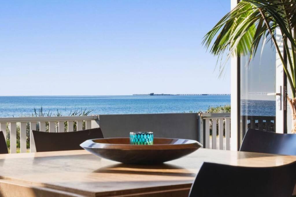 The Deck House - Beautiful Beachfront