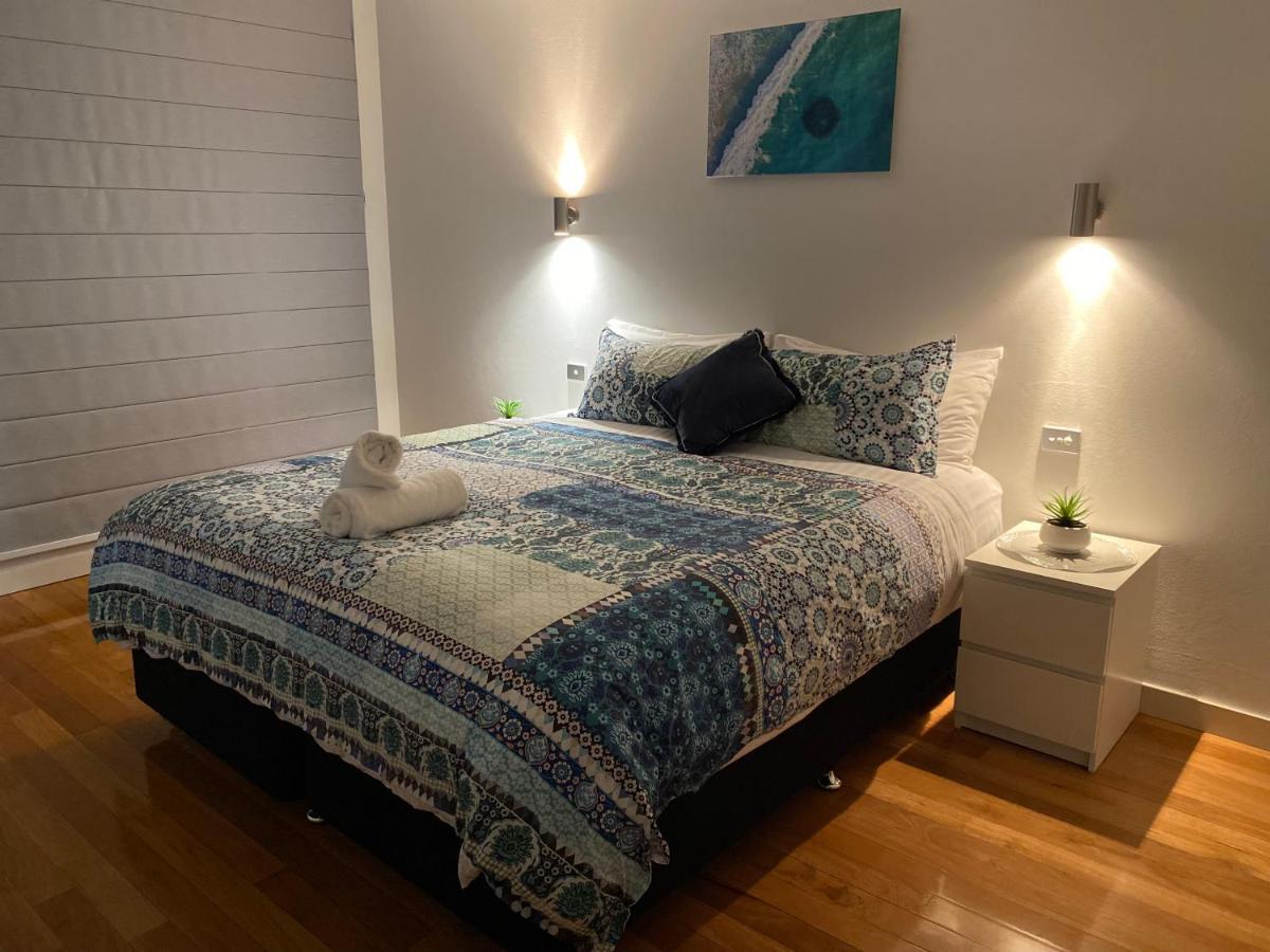 Holiday home The Deck House - Beautiful Beachfront Busselton