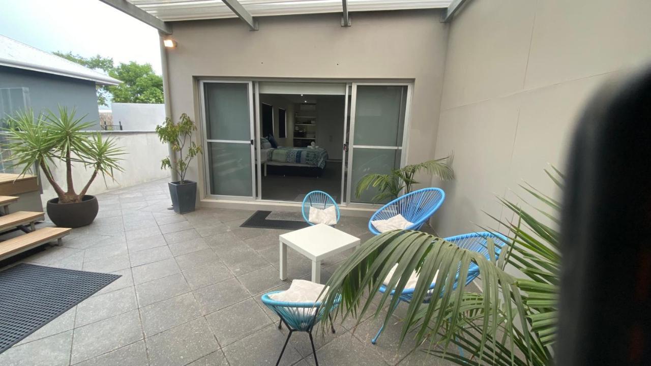 The Deck House - Beautiful Beachfront