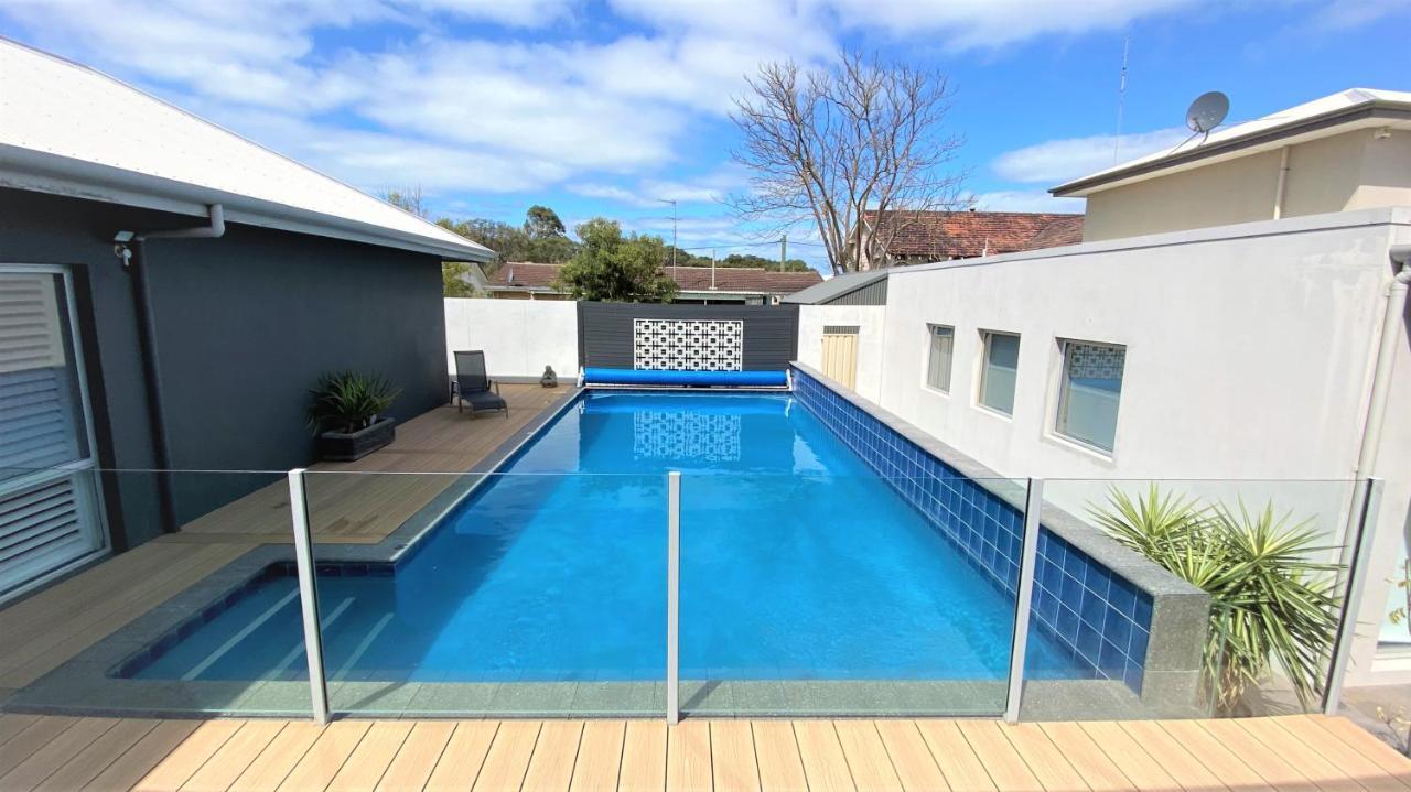 Holiday home The Deck House - Beautiful Beachfront *