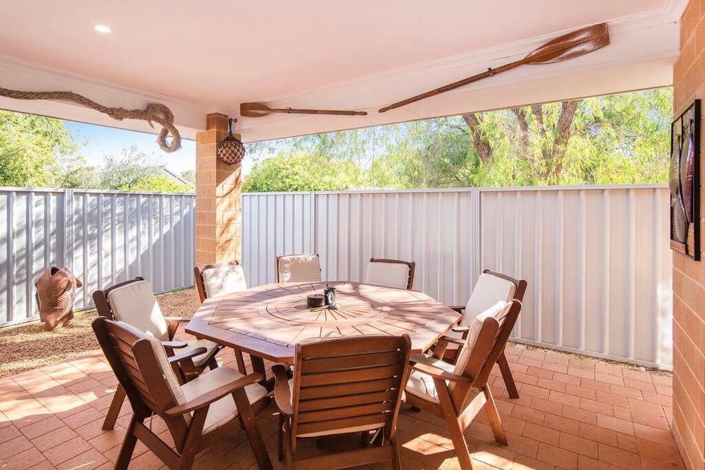 Duke - Pet Friendly Near Beach. Busselton