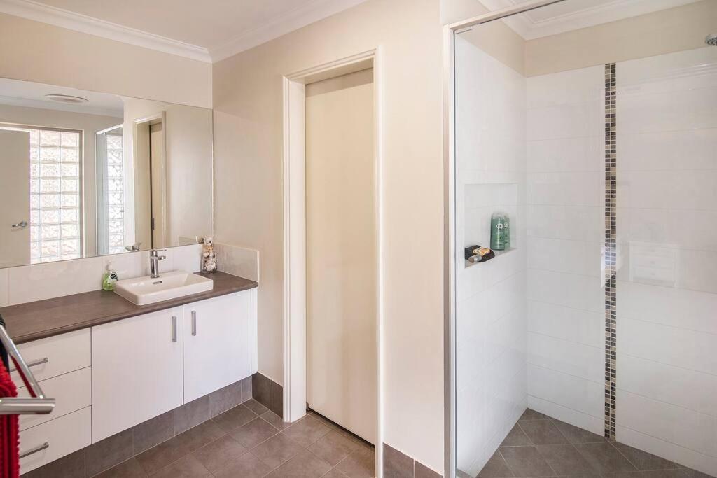 Duke - Pet Friendly Near Beach.