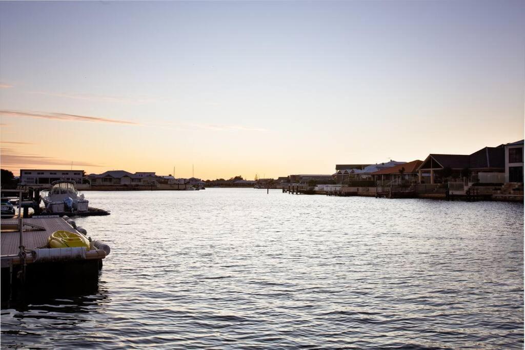Holiday home Luxury Waterfront Canal Estate With Private Jetty - Pet Friendly Busselton