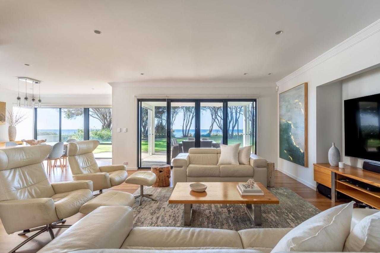 Beachfront I Private Holiday home