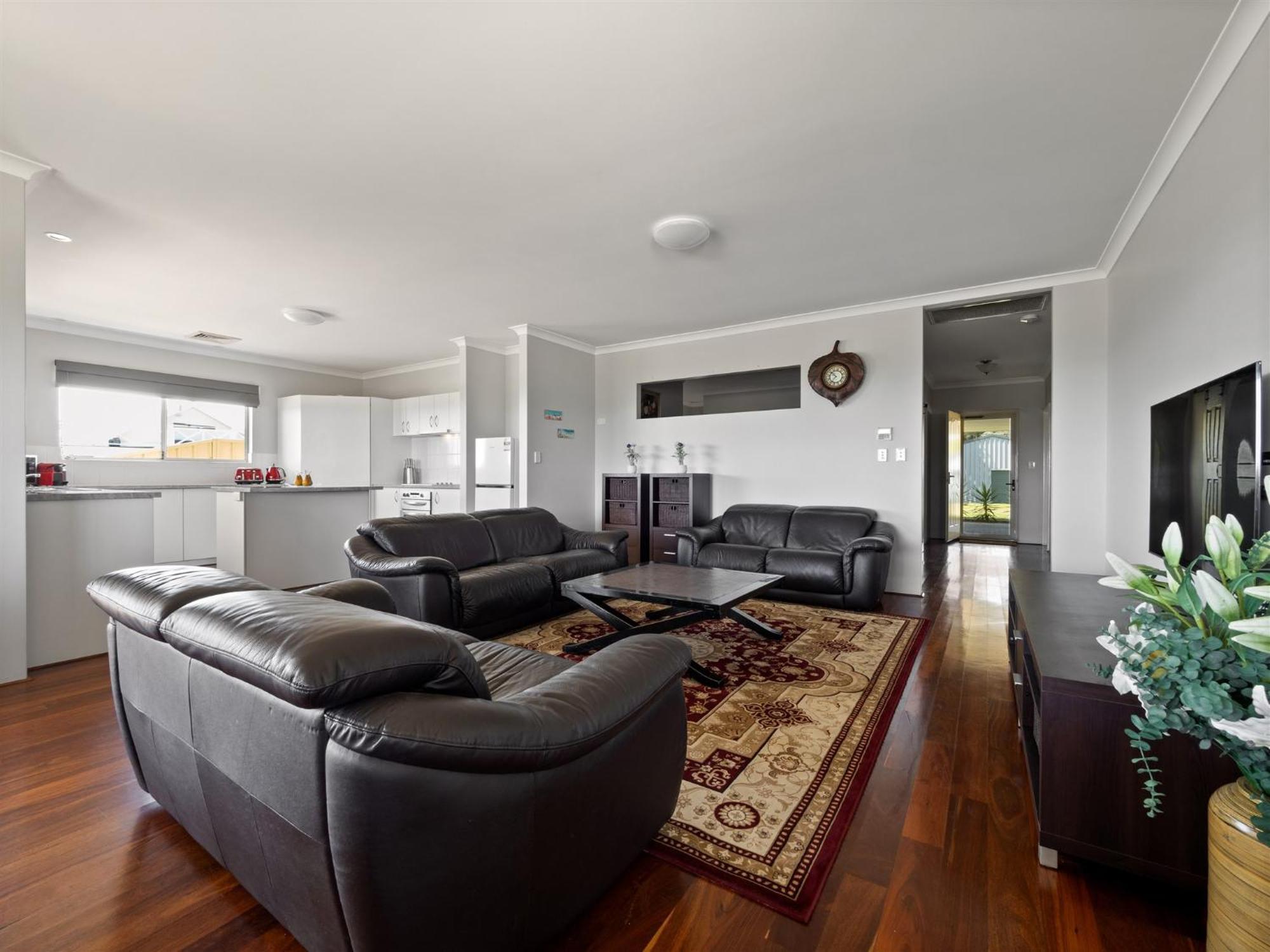 The Dunes Pet Friendly Beachfront Family Retreat Holiday home Busselton