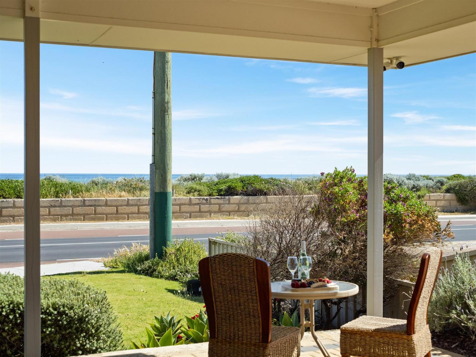 The Dunes Pet Friendly Beachfront Family Retreat Holiday home Busselton