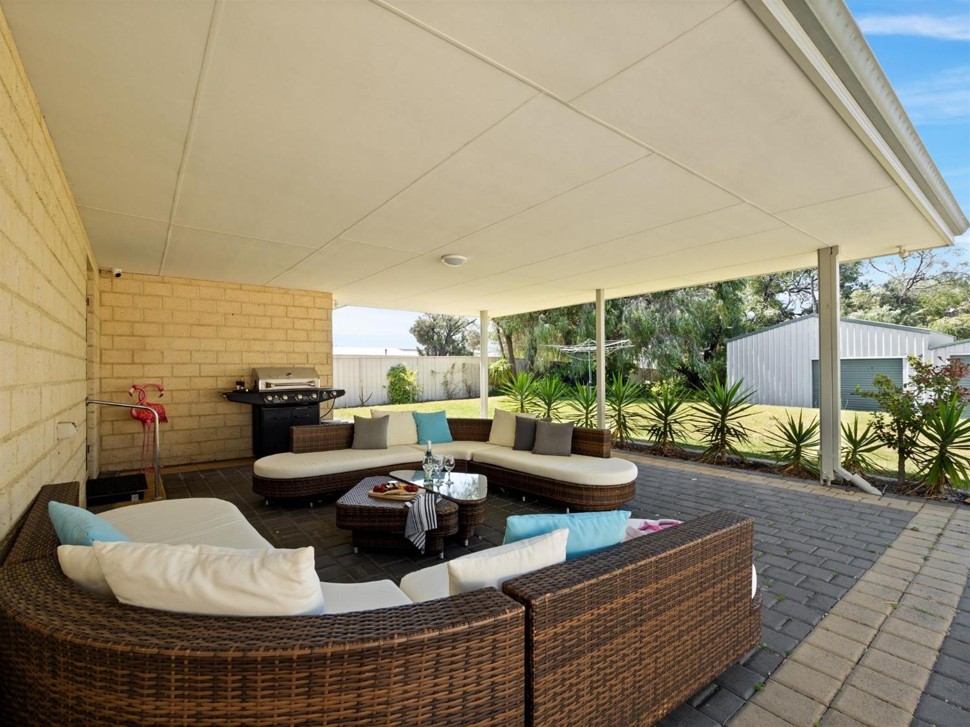 The Dunes Pet Friendly Beachfront Family Retreat *