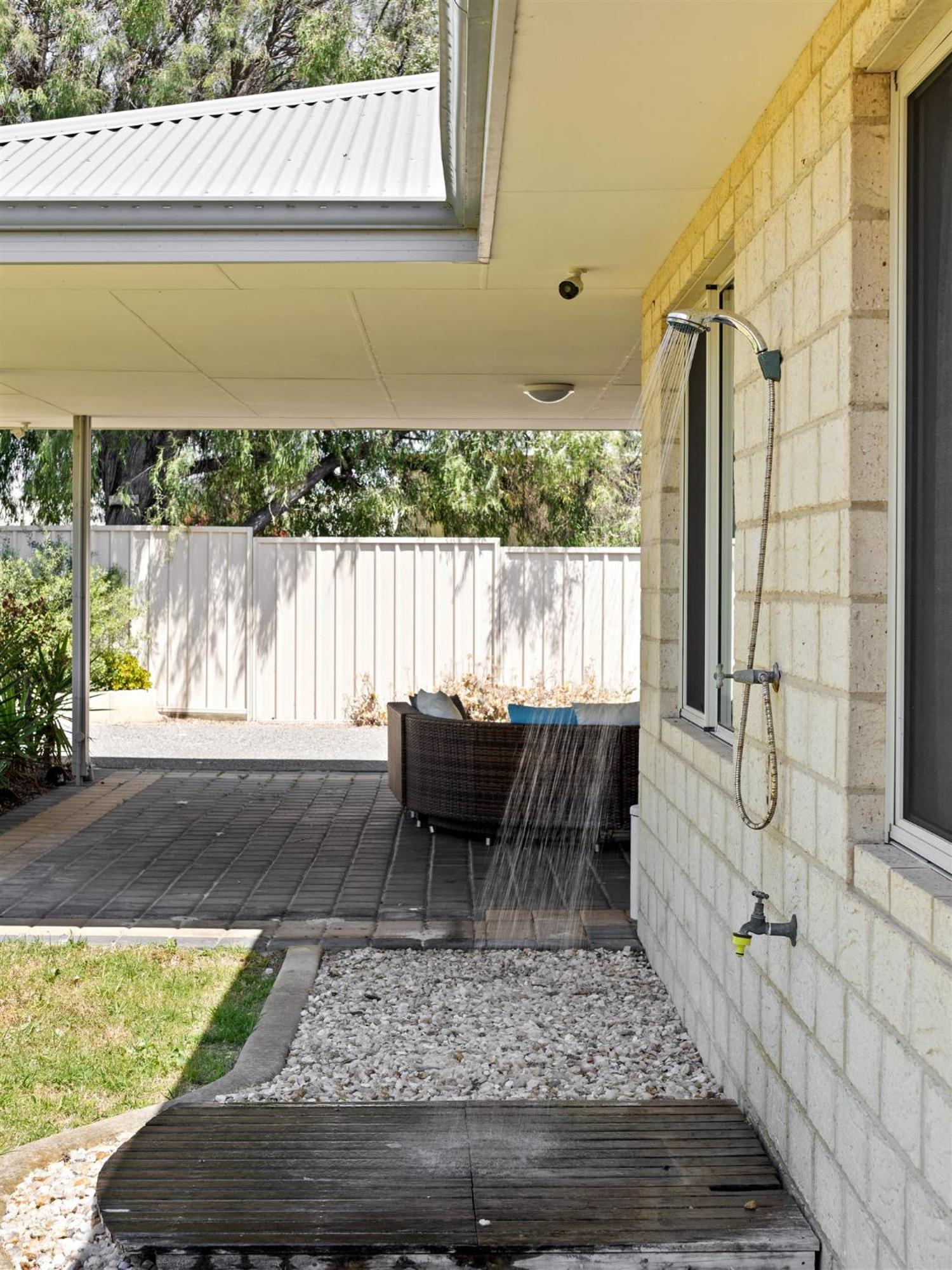 The Dunes Pet Friendly Beachfront Family Retreat Holiday home Busselton