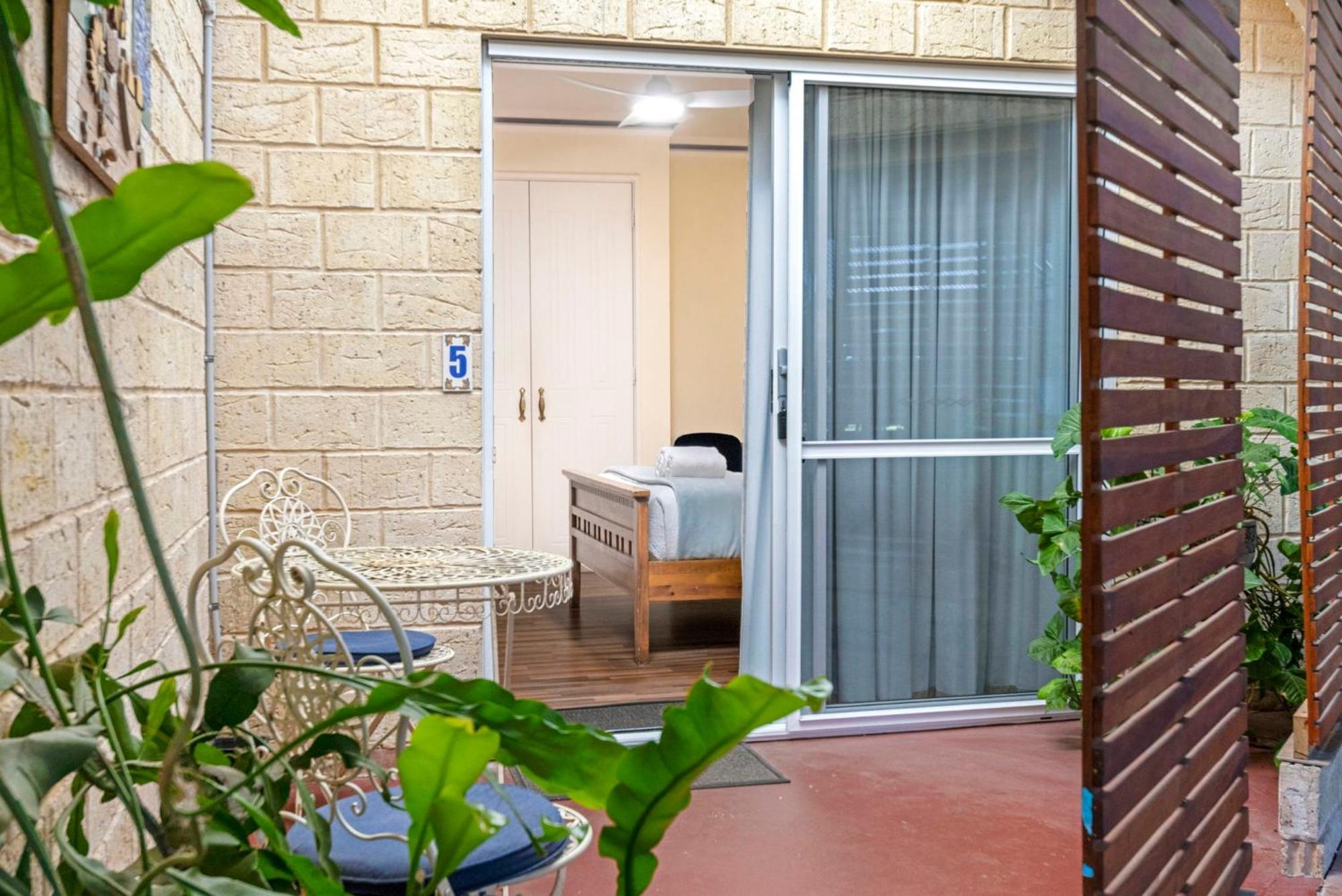 The Tuarts Guest Bed & Breakfast