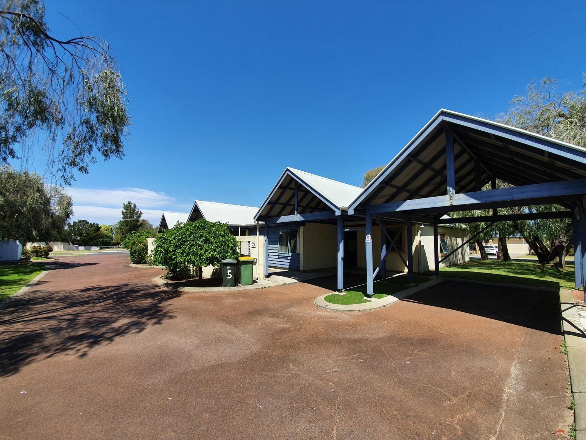 Units Busselton