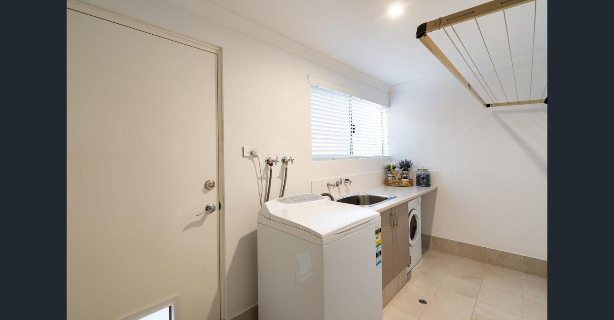Foreshore Escape - Your Ultimate Coastal Retreat Holiday home *
