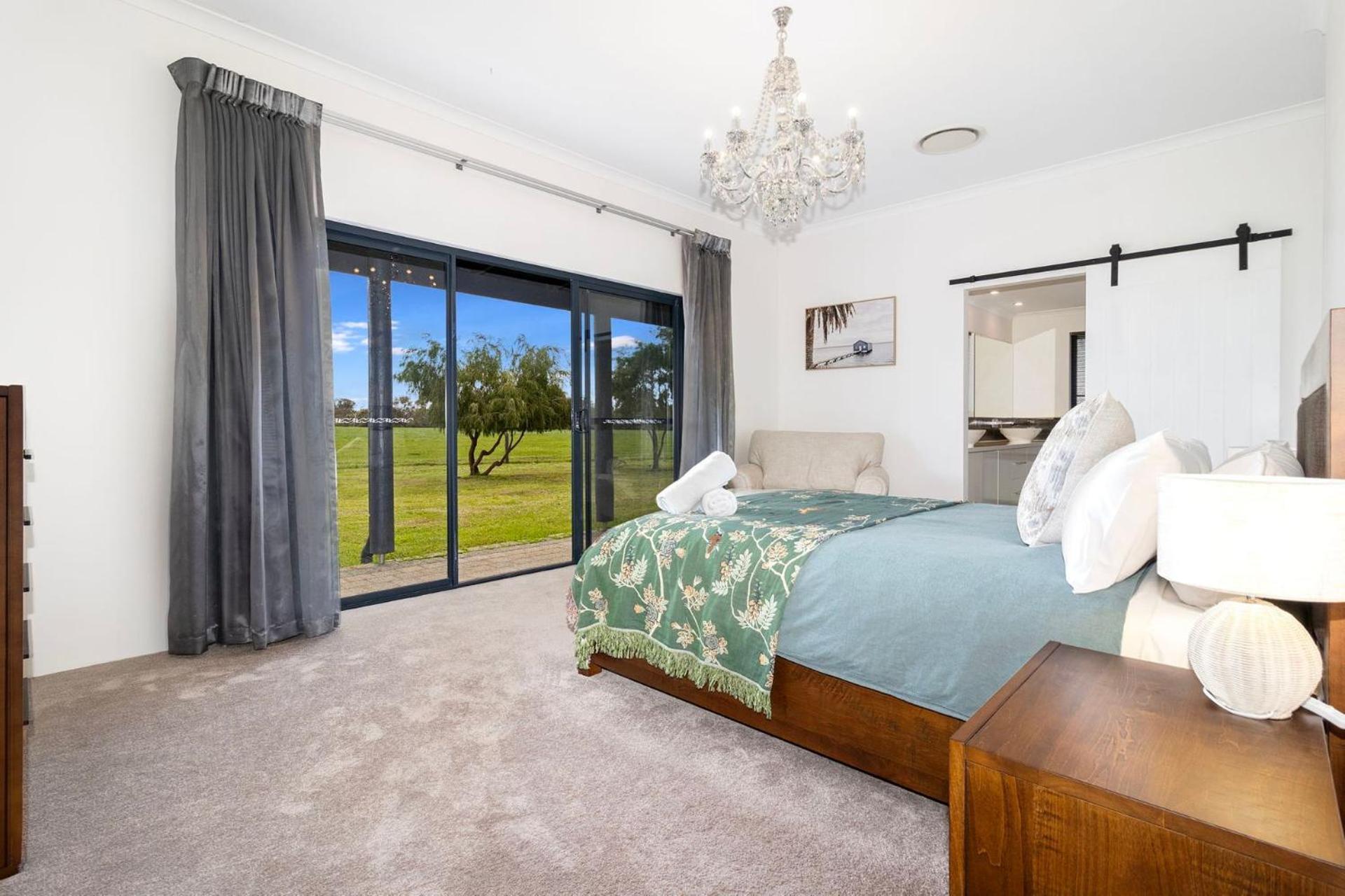 Farm View Retreat *