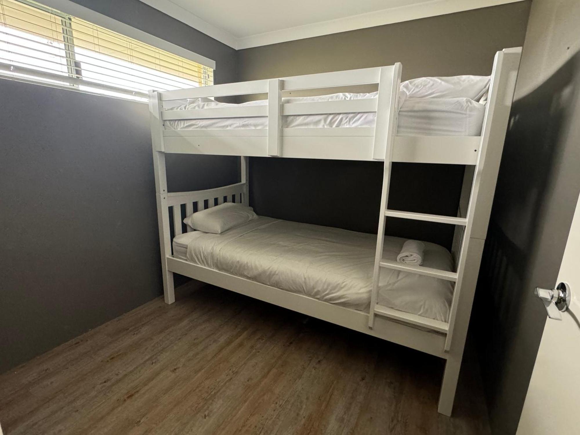 Foreshore Escape - Your Ultimate Coastal Retreat Busselton