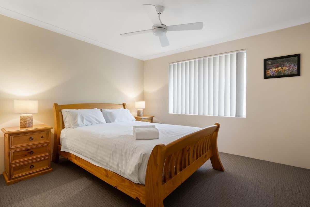 Retreat On Broadwater, Pet Friendly Holiday home Busselton