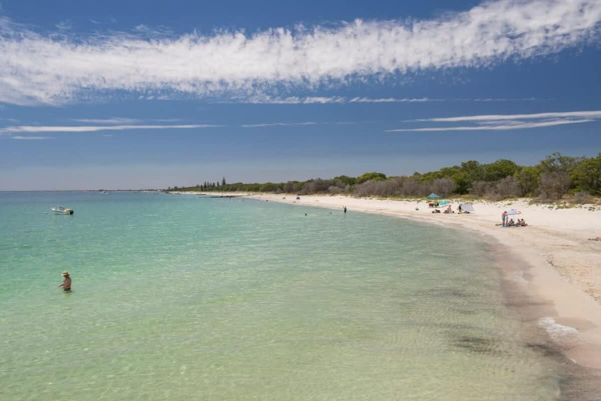 Beachfront Bliss, Waterfront Geographe Bay Holiday home Busselton