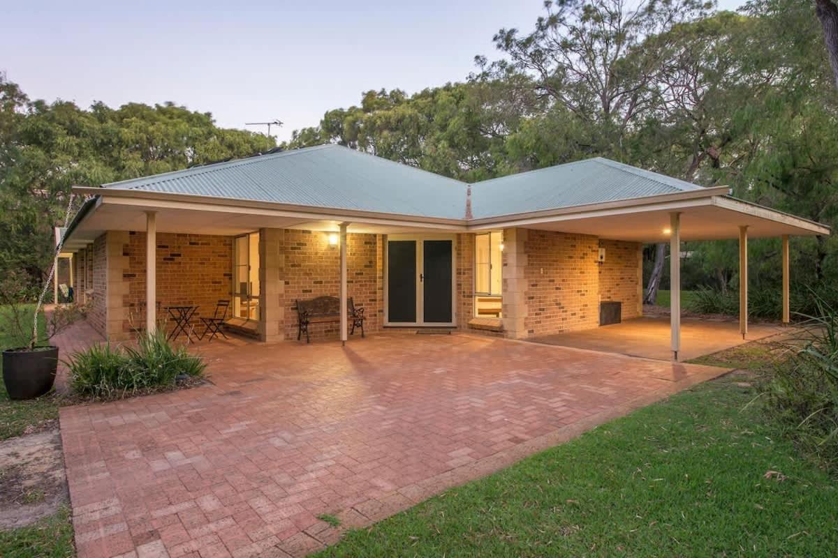 Holiday home & Trees, Beachfront Siesta Park Busselton