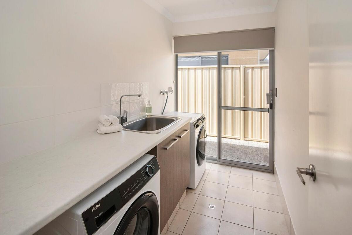 Minutes From Town And The Busselton