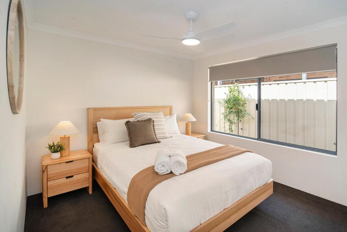 Holiday home Minutes From Town And The *