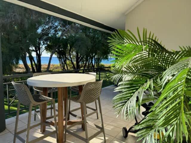 5@capeview, Beachfront Geographe Bay Apartment *