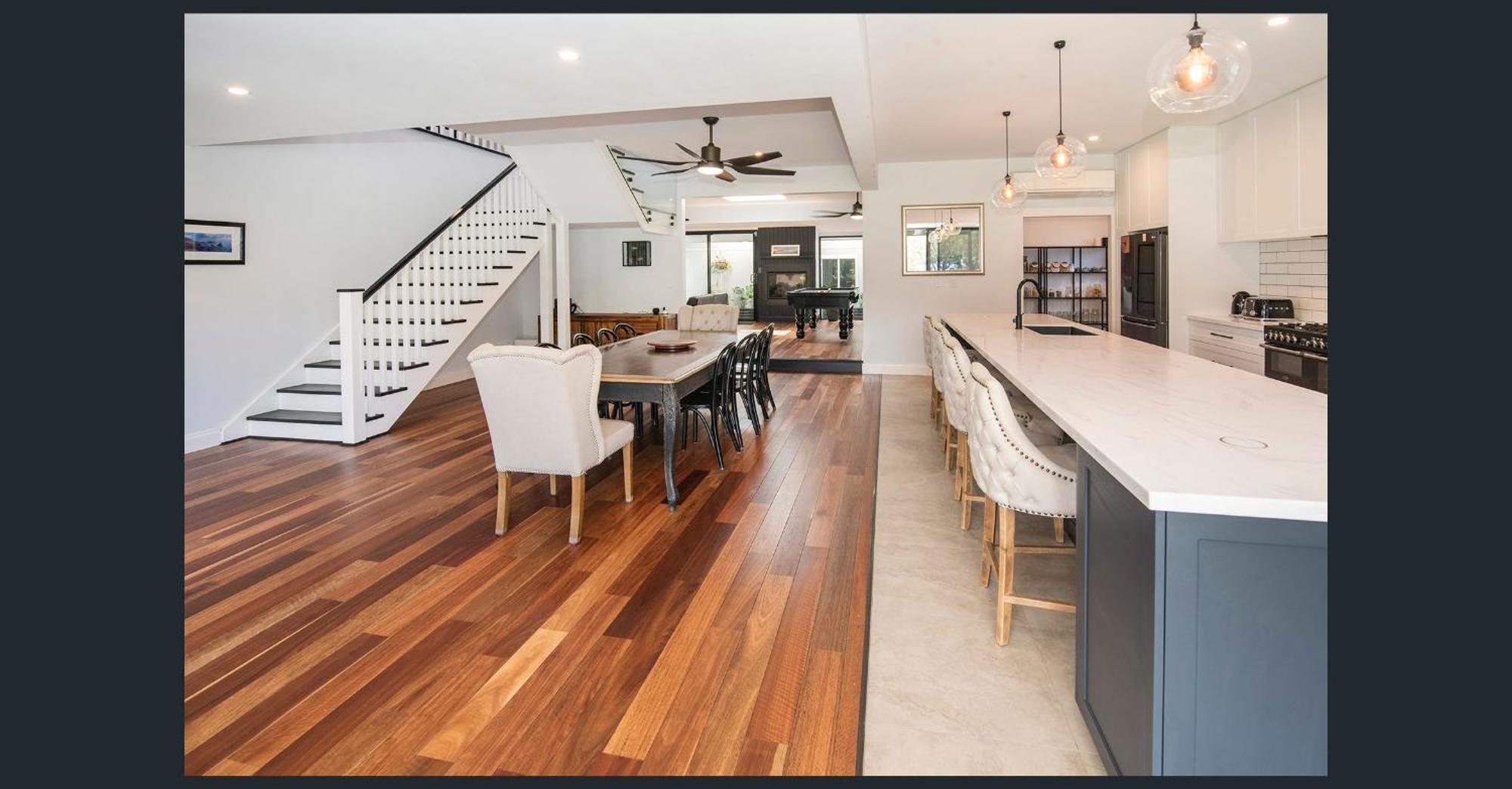 Huge Luxury Jetty Holiday home