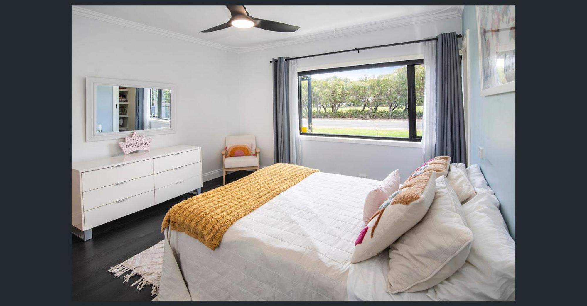 Huge Luxury Jetty Holiday home *