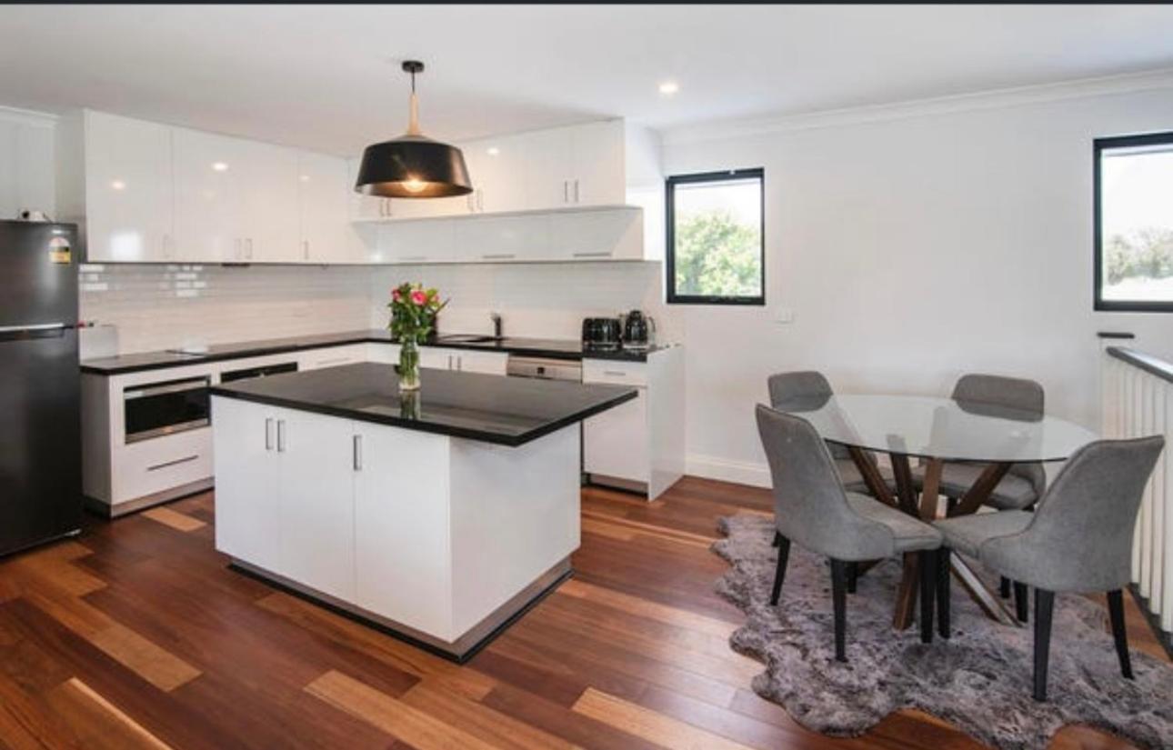 Huge Luxury Jetty Holiday home Busselton