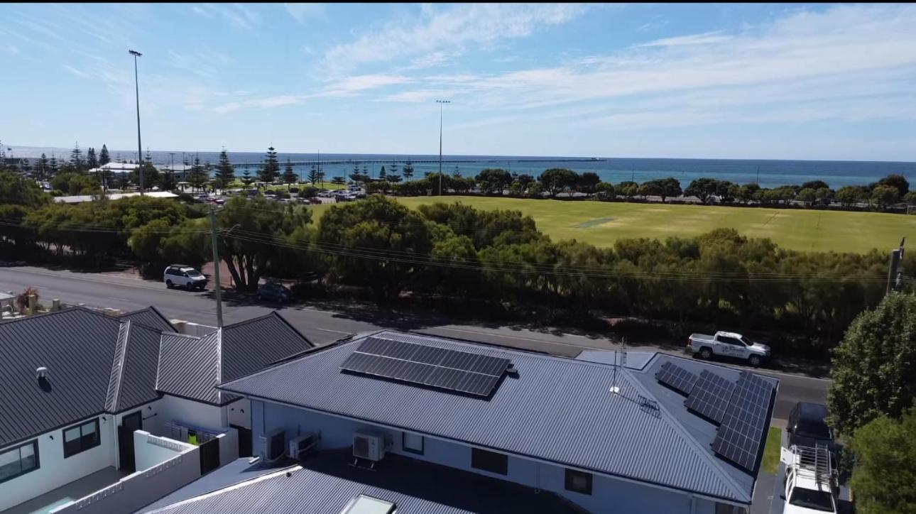 Huge Luxury Jetty Holiday home *