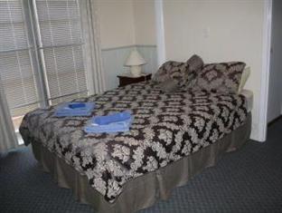 Jacaranda 4*