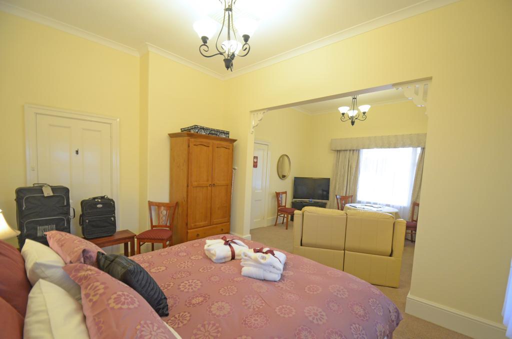 Bed & Breakfast Sojourn On Gale